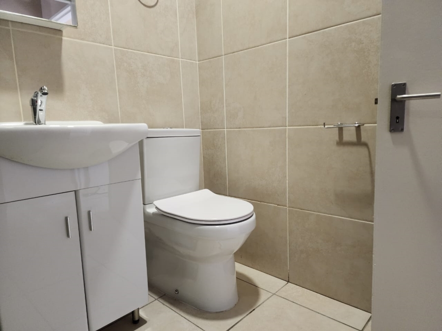To Let 2 Bedroom Property for Rent in Flamingo Vlei Western Cape